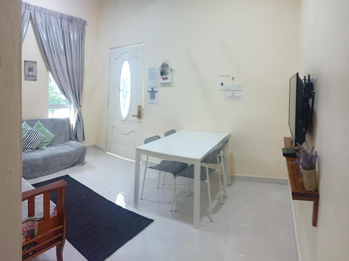 Topville Homestay Kangar Εξωτερικό φωτογραφία