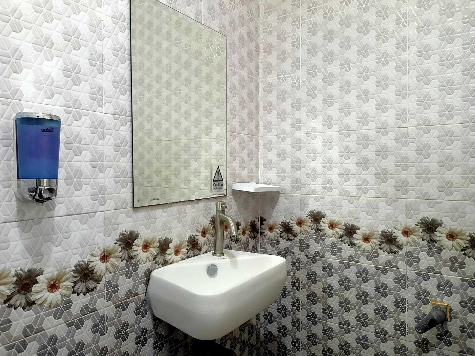 Topville Homestay Kangar Εξωτερικό φωτογραφία